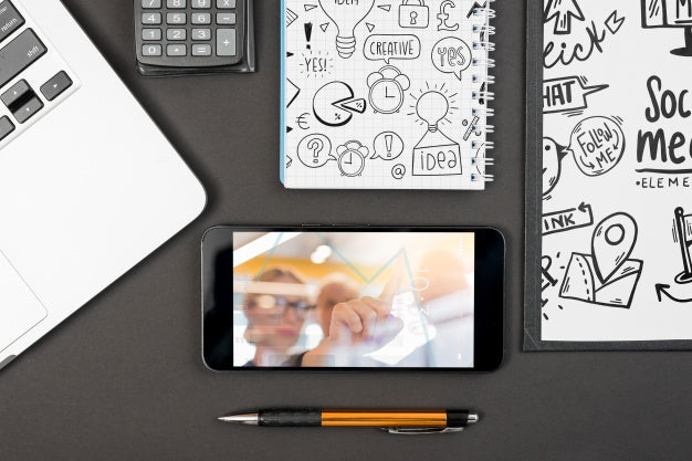 Smartphone Mockup On Workspace Psd