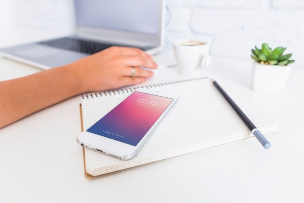Smartphone Mockup With Laptop Psd
