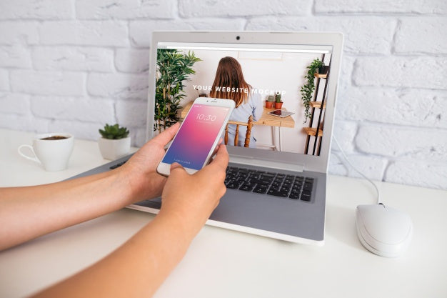 Smartphone Mockup With Laptop Psd