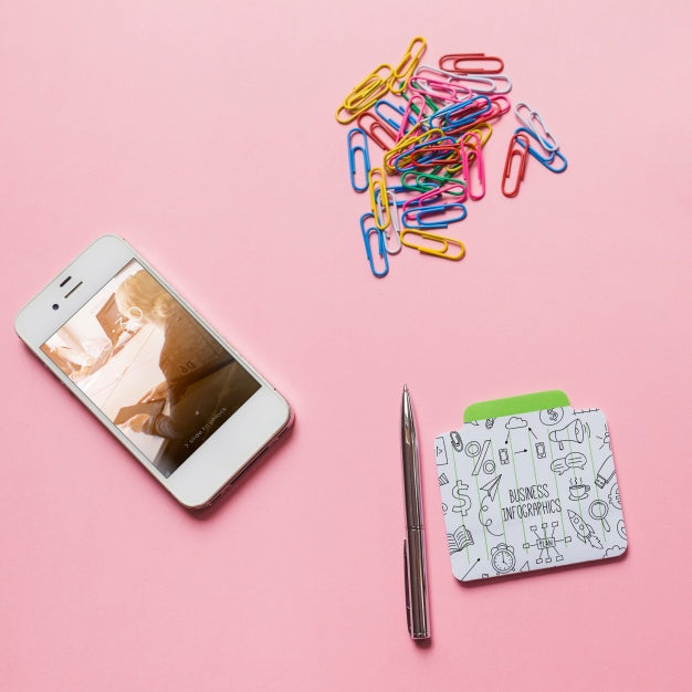 Smartphone Mockup With Office Materials Psd