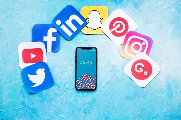 Smartphone Mockup With Social Media Concept Psd