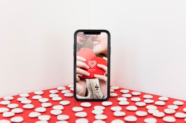 Smartphone Mockup With Valentine Concept Psd