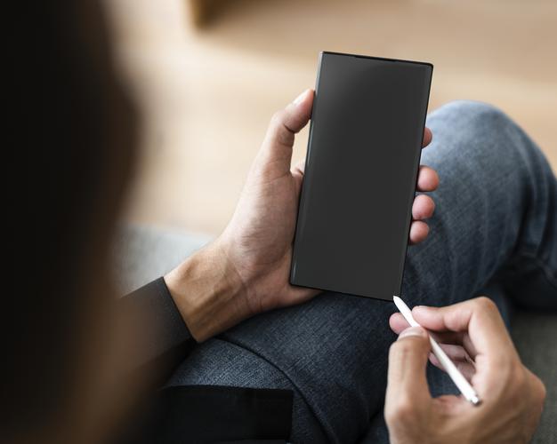 Smartphone Screen Mockup With Wireless Pen Psd