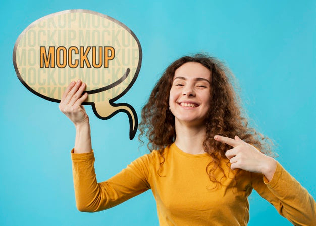 Smiley Woman Pointing At Chat Bubble Psd