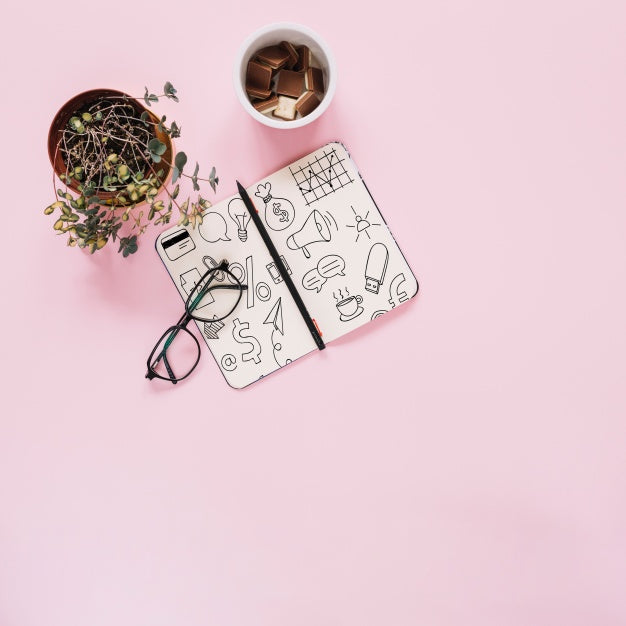 Social Media And Internet Mockup With Booklet Or Cover Psd