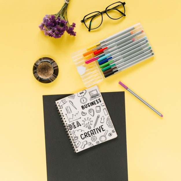 Social Media And Internet Mockup With Booklet Or Cover Psd