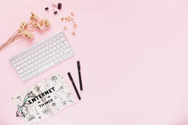 Social Media And Internet Mockup With Booklet Or Cover Psd