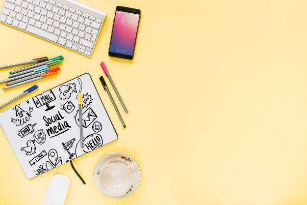 Social Media And Internet Mockup With Booklet Or Cover Psd