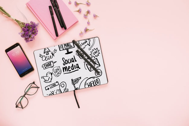 Social Media And Internet Mockup With Booklet Or Cover Psd