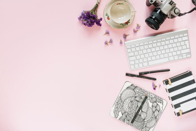 Social Media And Internet Mockup With Keyboard Psd