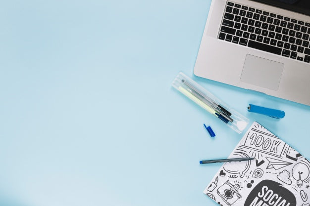 Social Media And Internet Mockup With Laptop Keyboard Psd