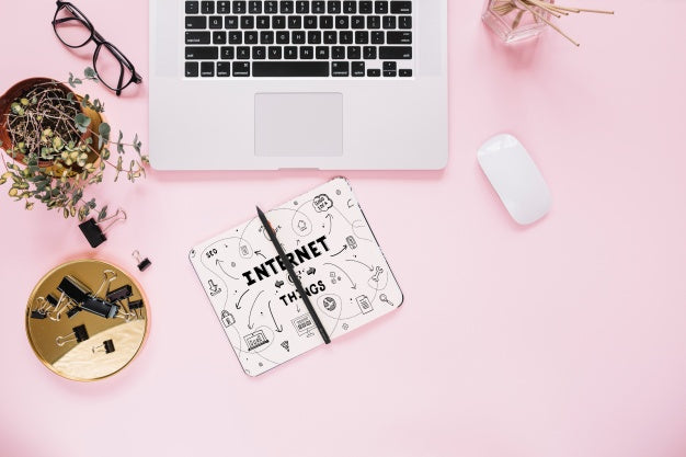 Social Media And Internet Mockup With Laptop Keyboard Psd