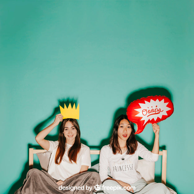 Speech Balloon Concept With Women In Bed Psd