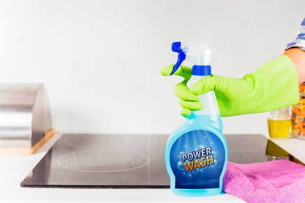 Spray Bottle Mockup Psd