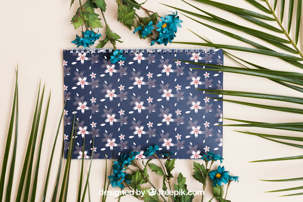 Spring Mockup With Spiral Notepad Psd