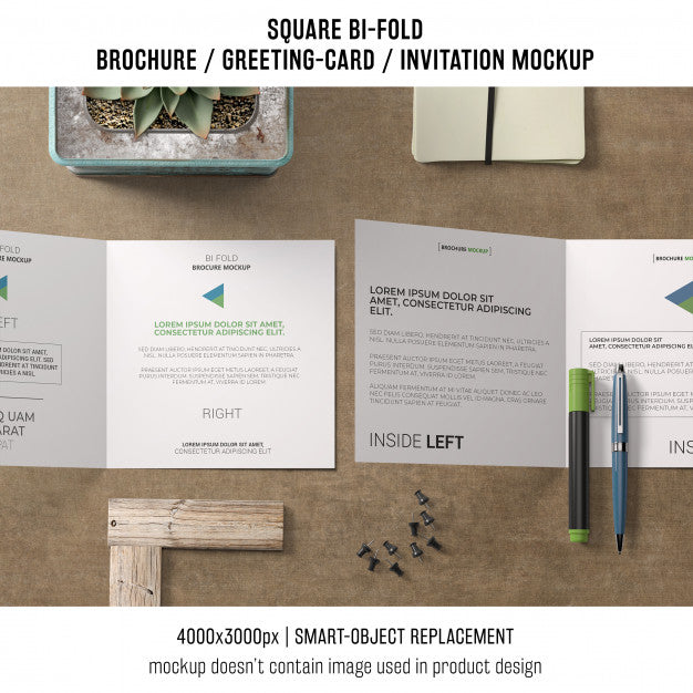 Square Bi-Fold Brochure Or Greeting Card Mockup In Top View Psd