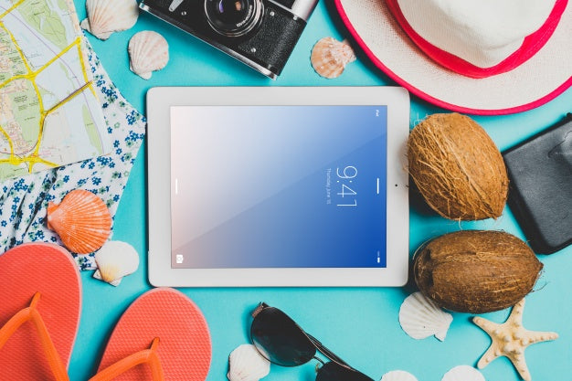 Summer Composition With Tablet Psd