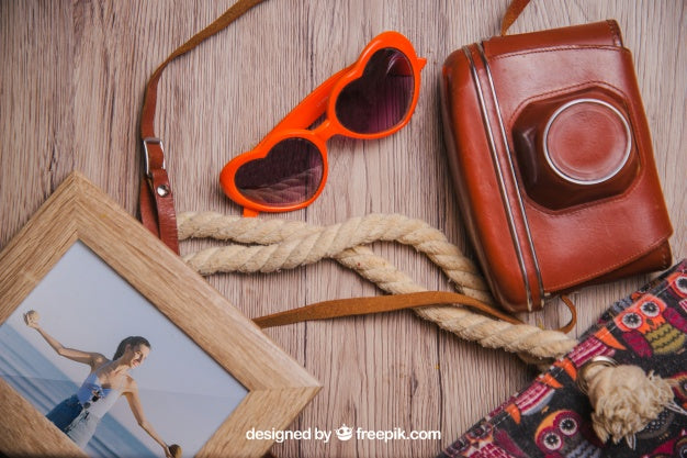 Summer Concept With Frame And Decorative Summer Elements Psd