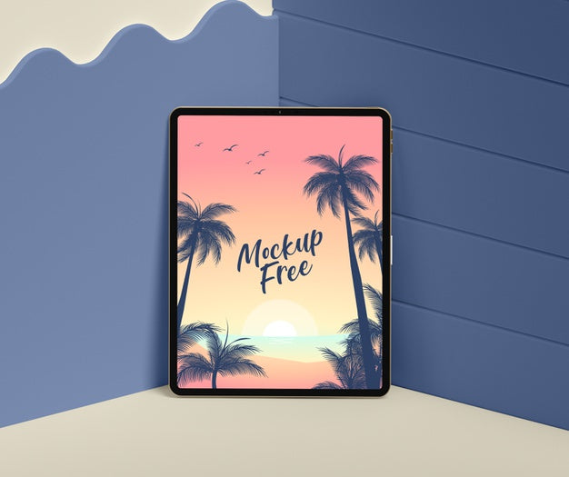 Summer Concept With Tablet In Corner Psd