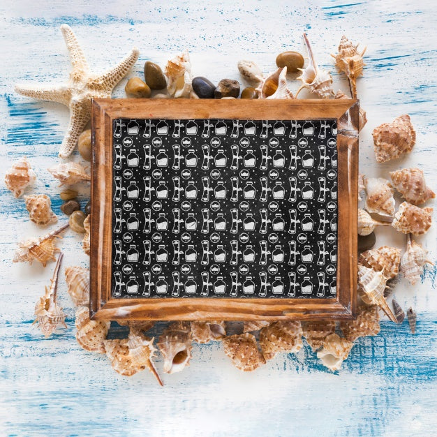 Summer Mockup With Slate And Different Seashells Psd