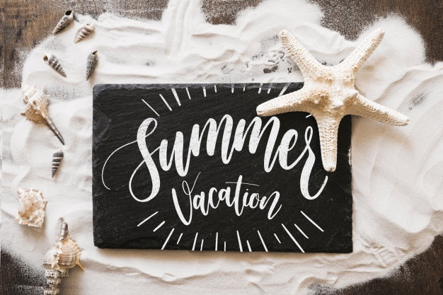 Summer Mockup With Slate On Sand Psd
