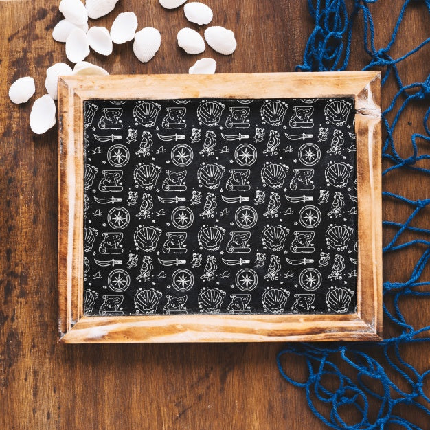 Summer Mockup With Slate Psd