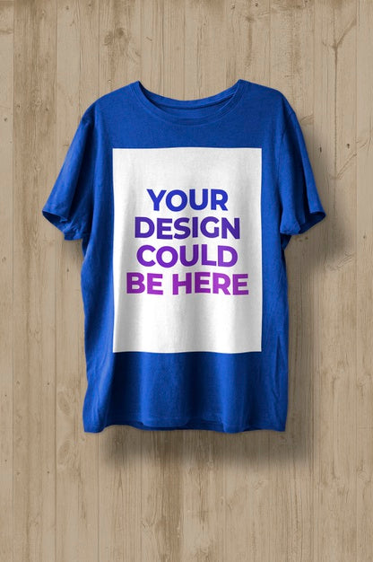 T-Shirt On Wooden Background Mockup Psd