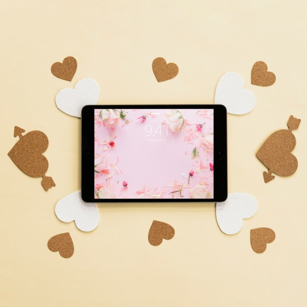 Tablet Mockup And Hearts Psd