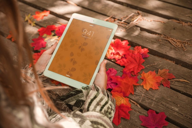 Tablet Mockup With Autumn Concept Psd