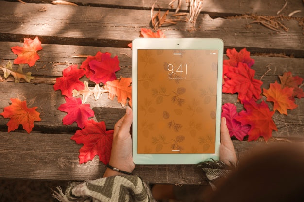 Tablet Mockup With Autumn Concept Psd