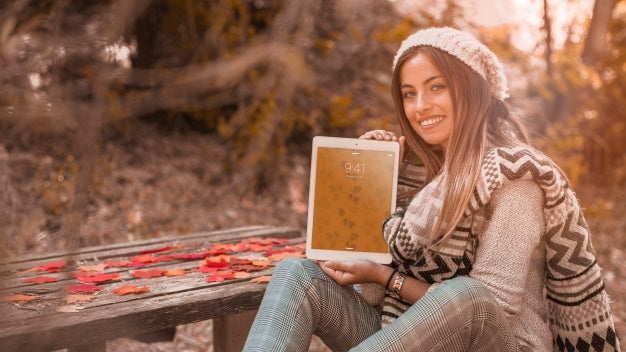 Tablet Mockup With Autumn Concept Psd