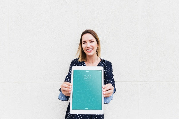 Tablet Mockup With Internet Of Things Concept Psd