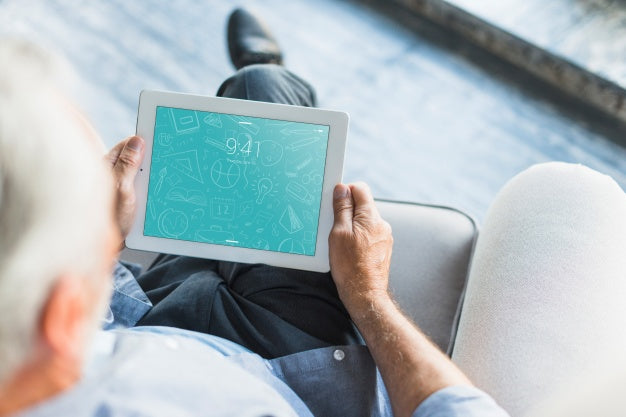 Tablet Mockup With Senior For App Presentation Psd