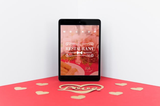 Tablet Mockup With Valentine Concept Psd
