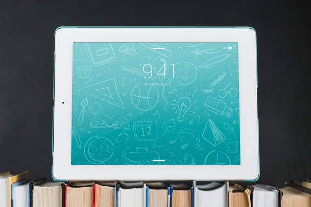 Tablet Or Ebook Reader Mockup With Literature Concept Psd