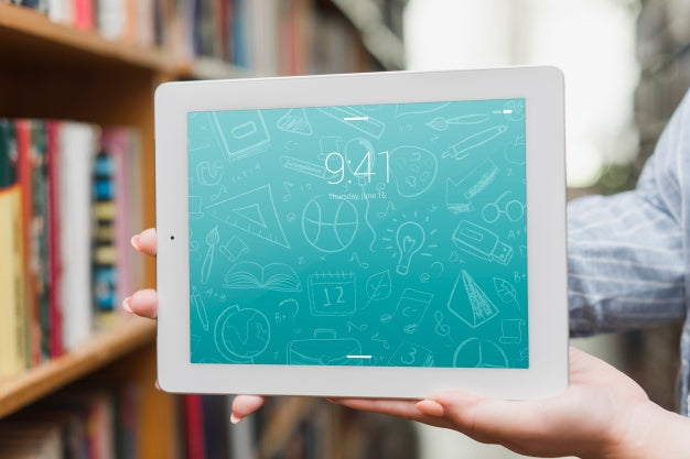 Tablet Or Ebook Reader Mockup With Literature Concept Psd