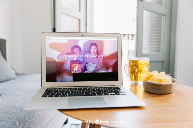 Technology Mockup With Laptop And Beer Psd