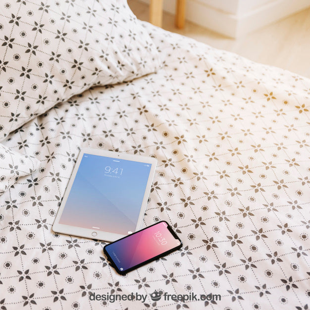 Technology Mockup With Tablet And Smartphone Psd