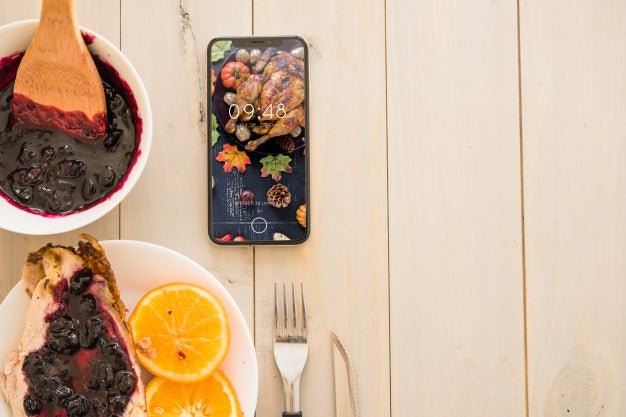 Thanksgiving Mockup With Smartphone Psd