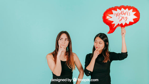 Thinking Women With Speech Balloon Mockup Psd