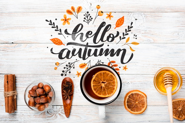 Top View Autumn Arrangement On Wooden Background Psd