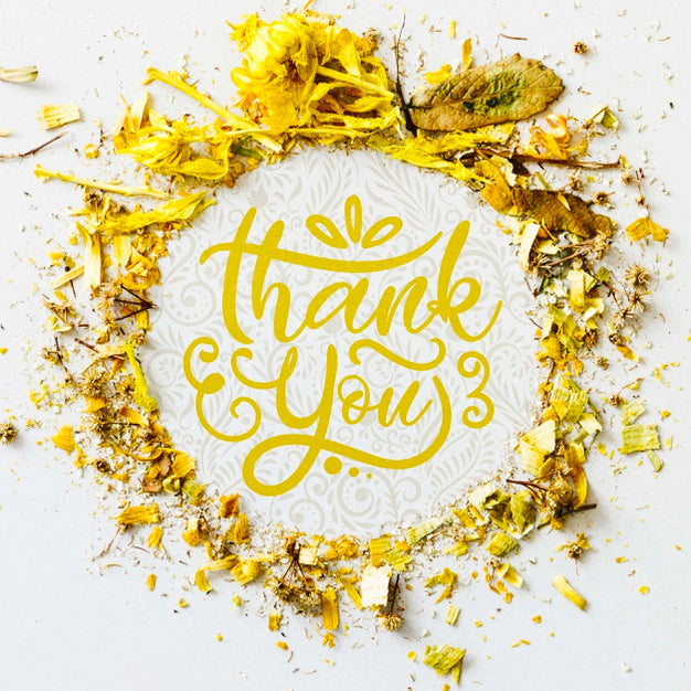 Top View Beautiful Frame Made Out Of Flowers Psd