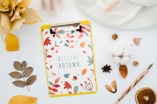 Top View Clipboard Mock-Up With Welcome Autumn Psd