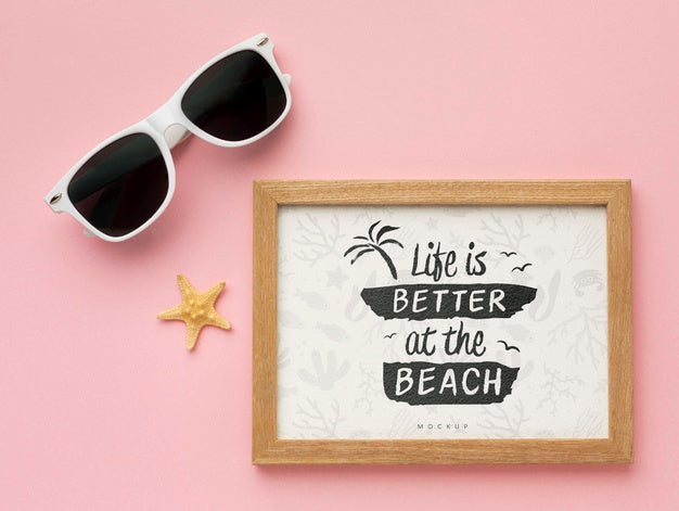 Top View Frame And Sunglasses Psd