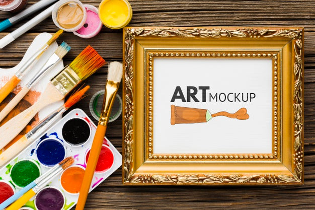 Top View Golden Frame On Wooden Background Psd