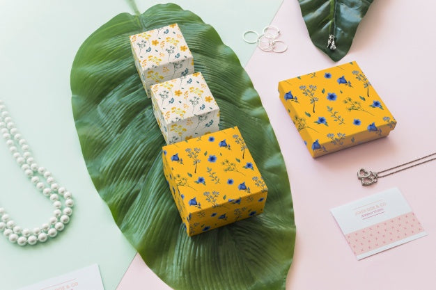 Top View Jewelry And Packaging Mockup Psd