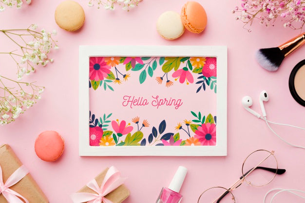 Top View Of Frame With Flowers And Gifts Psd