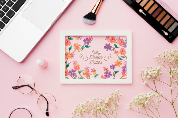 Top View Of Frame With Laptop And Make-Up Utensils Psd