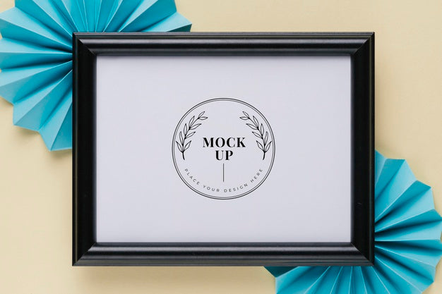 Top View Of Mock-Up Frame With Decorations Psd