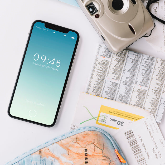 Travel Concept With Smartphone Psd